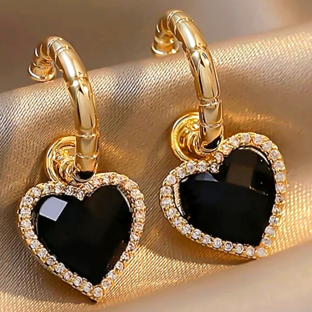 Black rhinestone heart earrings - Picture 1 of 5